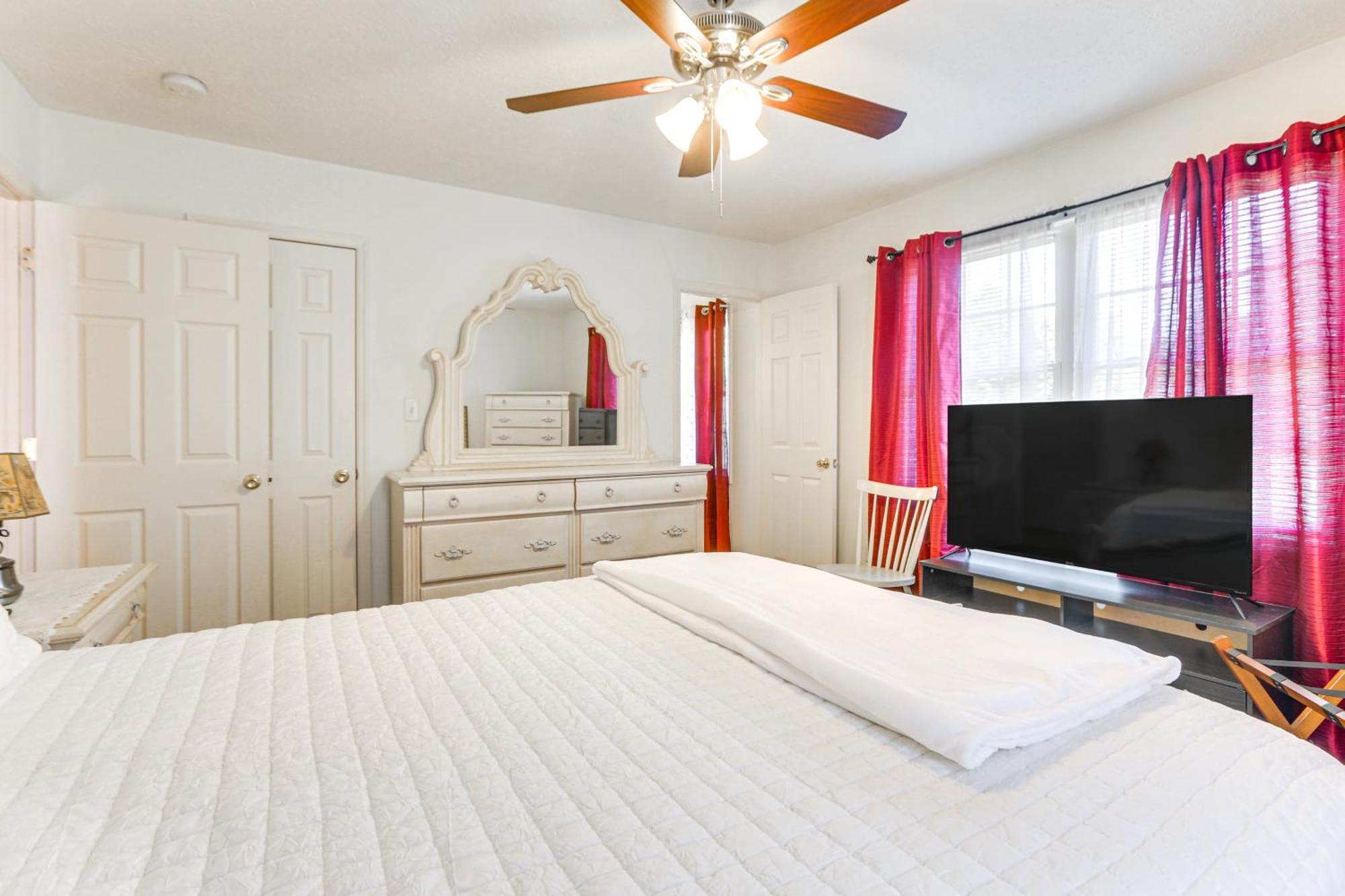 Chatham Getaway With Fireplace, Deck And Gas Grill! Екстер'єр фото